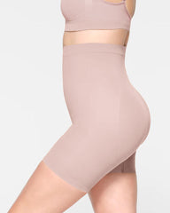 Seamless High Waist Hip-Lifting Shorts